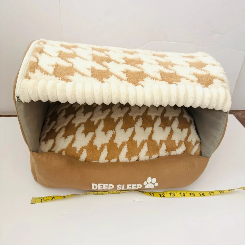 Cozy Dog House Sm NEW